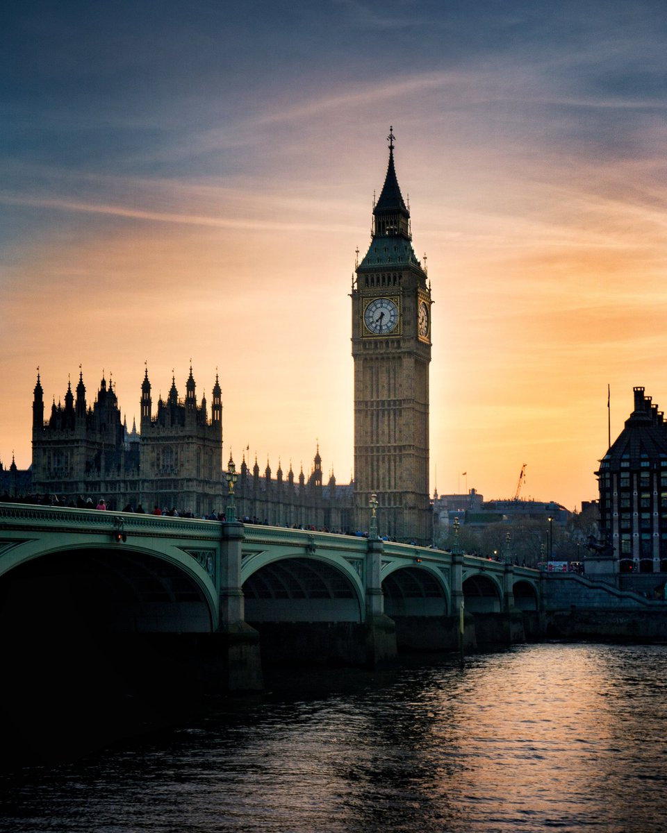 DodgingTheLight's tweet photo. #BigBen at #sunset need to visit #London for more shots like this. #dodgingthelight https://t.co/Q0E7rooc7D
