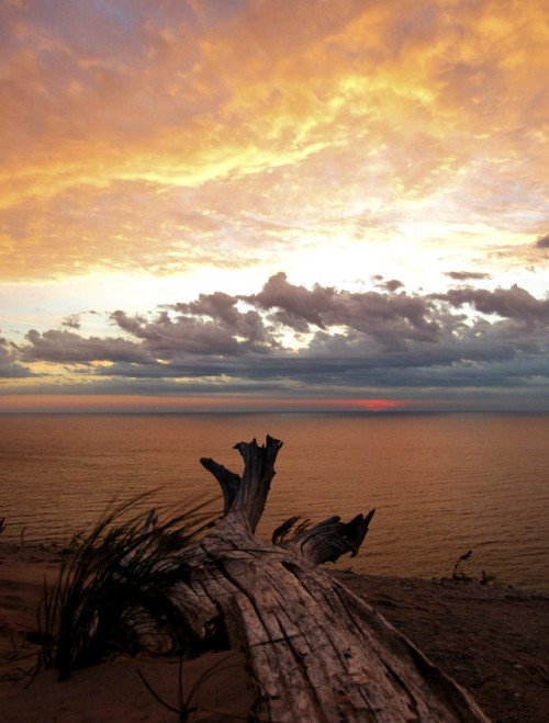 The outdoors is an incredible place to relax on a #Sunday. Public lands   like <a href="/SleepingBearNPS/">Sleeping Bear Dunes National Lakeshore</a> offer incredible views and tranquility.