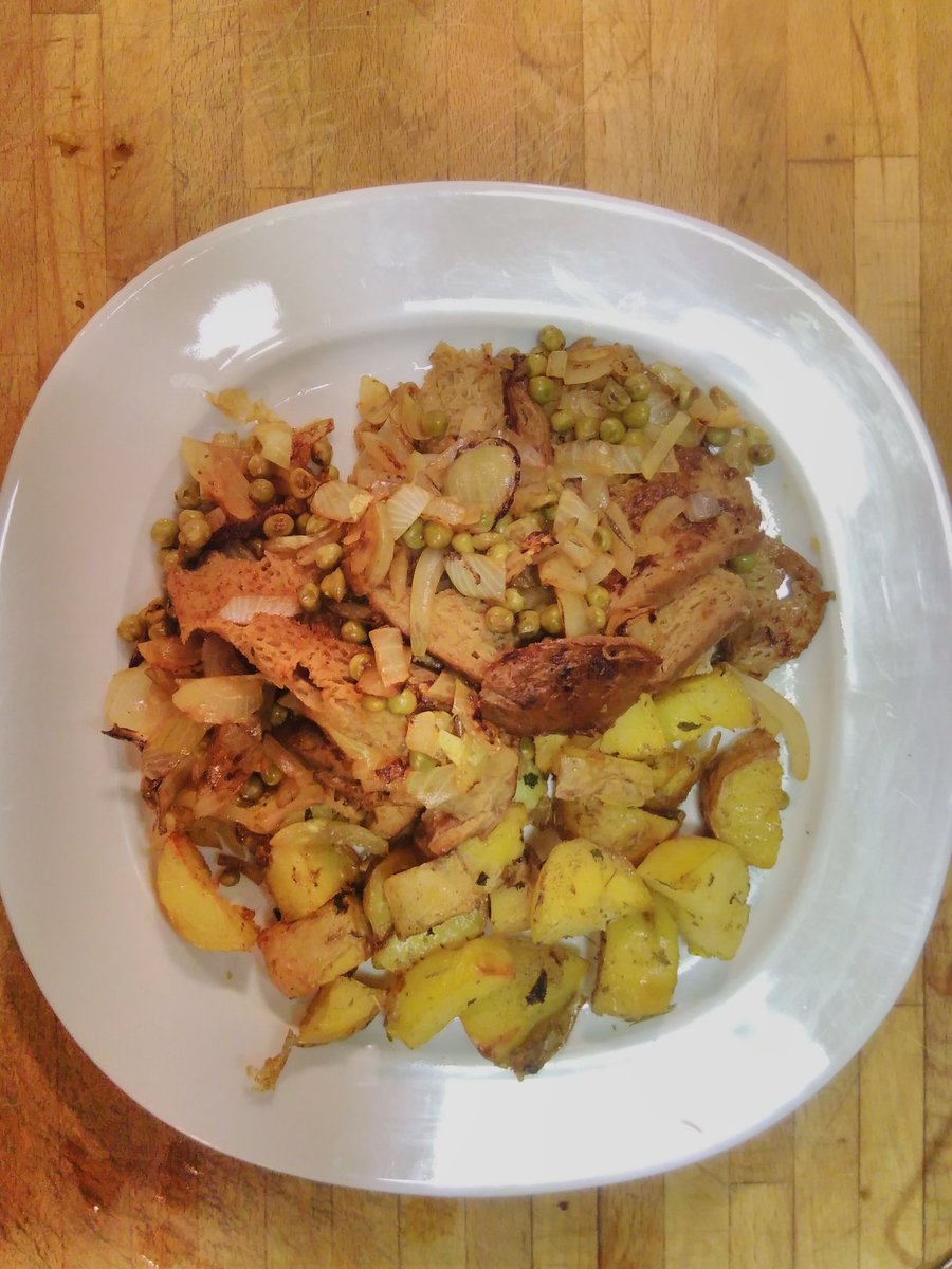 ESS_Clem's tweet photo. - Clément, il faut que tu cuisines ta viande au #Seitan
- Ma viande ?
- bâ ton truc au blé
- ^^
#Cuisiner #VG #Vegetarien #Flexivegan https://t.co/hHoSfspfbo