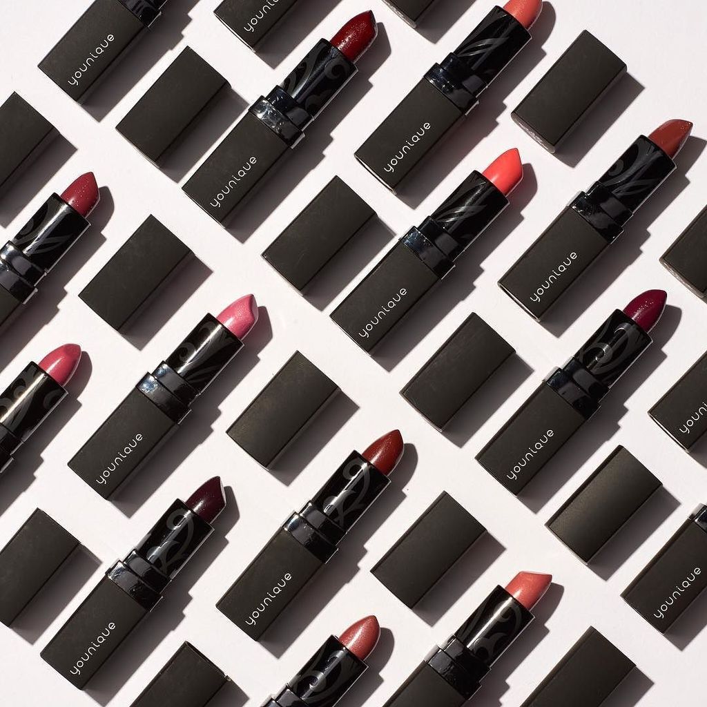 Younique_Corp's tweet photo. Happy #NationalLipstickDay! 💋Your favorite lipstick color not only gives you confidence to take on the day, but it… https://t.co/AY1nE0NOwX https://t.co/fbPtCuEyw2