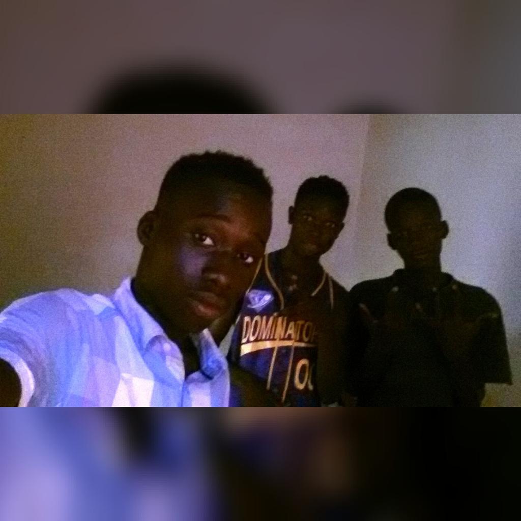 MuhammadLoum's tweet image. Niggas in hood