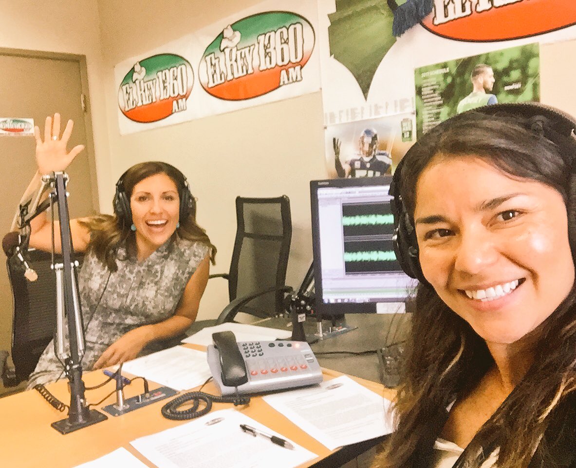 TeresaCMosqueda's tweet photo. This is the way to kick off the last weekend before the Primary! Hablando con @MaquedaSandra y @ElRey1360! Gracias por VOTAR #Seattle #Pos8 https://t.co/SKsBDDiJ9f