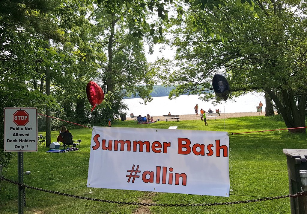 IUHealthECR's tweet photo. Our ED team is celebrating summer! #AllIn #IUHealthNursesRock @IUHealthTeam https://t.co/455zNQGxPk