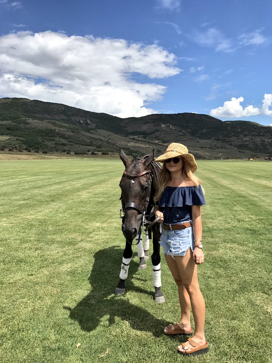 melissaganzi's tweet photo. Summer #polo in #aspen @PoloinAspen #livepolo @ChukkerTV https://t.co/5eFz1YRiTQ