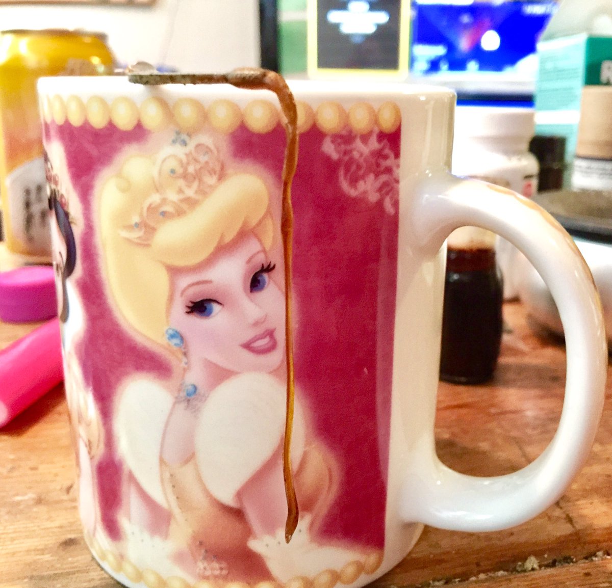 brokenbowls's tweet photo. When's Disney gonna get a dab princess? 😜✌🏻☀️💕 #viper #pk #morningdabs #disneyanddabs #disney #dabsandcoffee #dabs #stoners #bcconcentrate https://t.co/W56IMTl6Dv