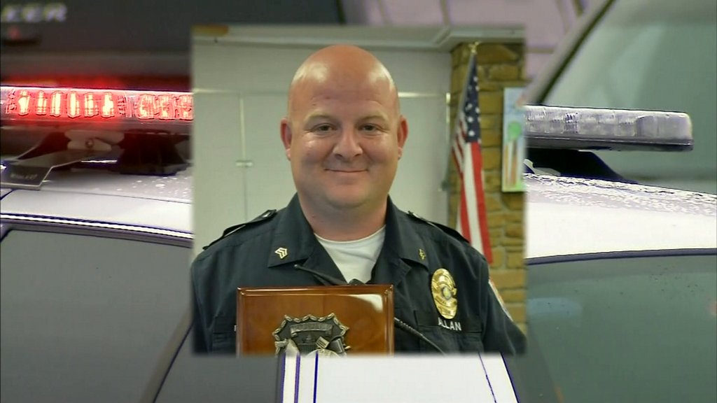 KCCINews's tweet photo. Officer shot, killed while trying to help car crash victims https://t.co/gKLNyHQfAU https://t.co/egk9BOXq4R