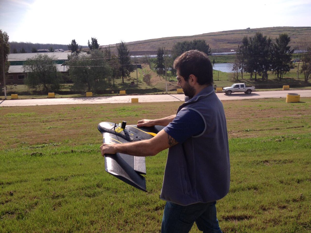 geosistemassrl's tweet photo. #drones para mapeo control y cubicacion en #tecsan @cliba_arg #Cliba #eBeeRTK @sensefly #fotogrametria https://t.co/8W02xRrpAd