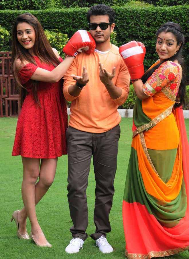 thetribunechd's tweet photo. Television show #BhaagBakoolBhaag brings a dash of comedy in our serious lives https://t.co/nTDCzxWC84 @jaysoni25 @nawab_hiba https://t.co/COzshcM8to