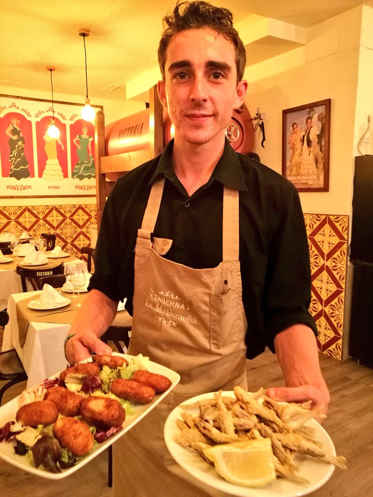 En estos días no paramos en cocina ni un minuto!! Tenemos el mejor equipo para que disfrutéis de los mejores platos a todas horas!  #Malaga