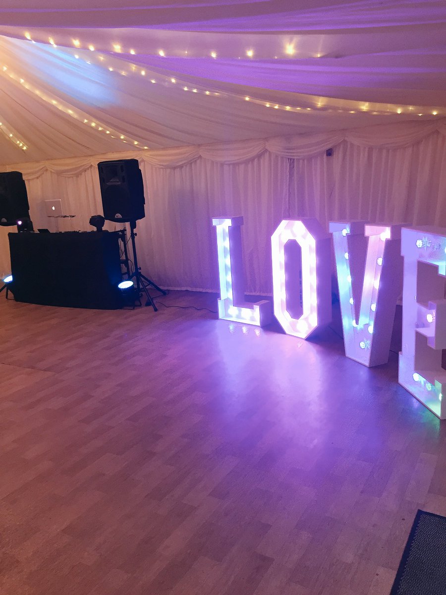 Tonight's wedding we are at the amazing Mulberry House In Chelmsford. #Wedding #DJ #Essex 🍾👰🎩