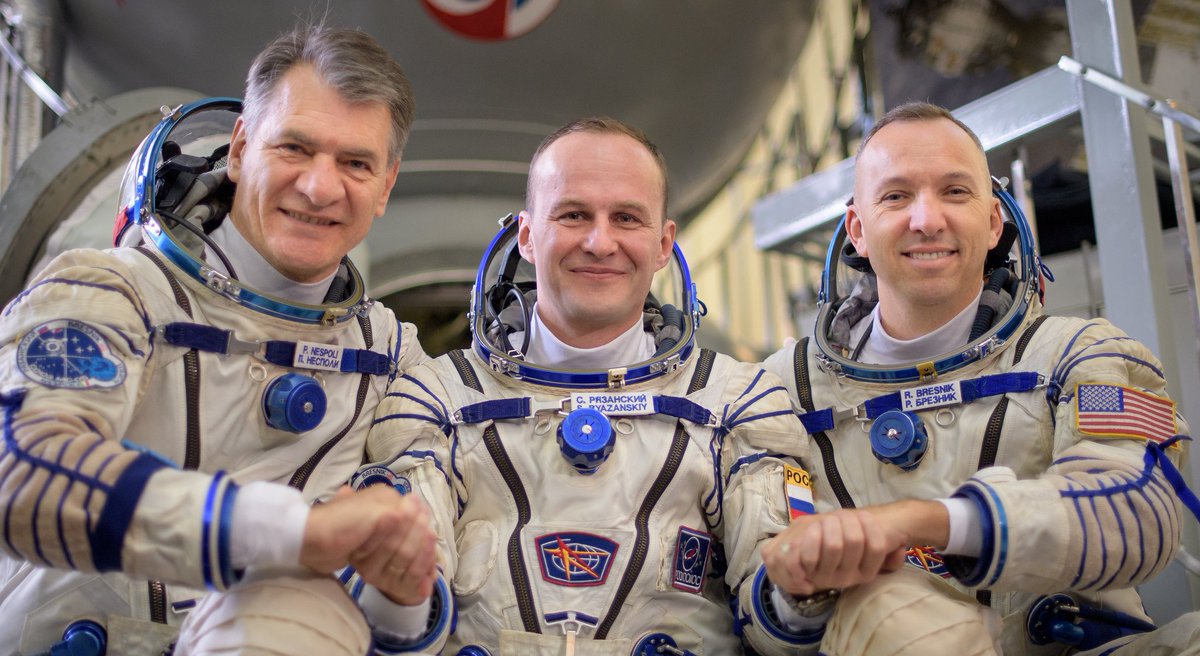 Space_Station's tweet photo. On NASA TV now, watch a new crew dock to the station for a 4-1/2 month mission living and working in space... https://t.co/qpyi2M3CpV https://t.co/y314LchwjX