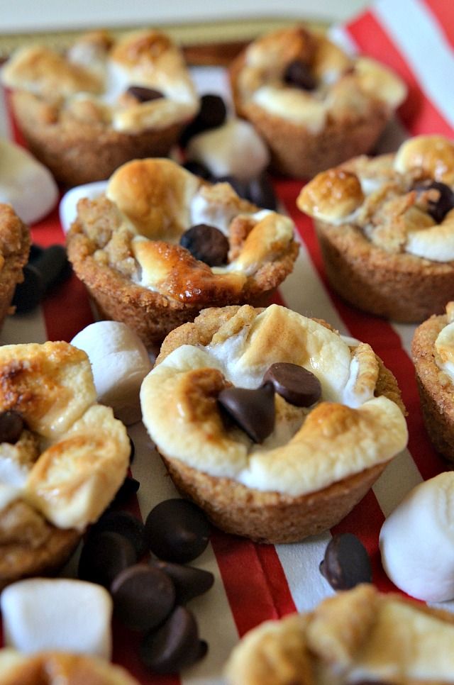 HannahTeson's tweet photo. These #vegan S'mores Cups aren't easier than regular s'mores, but I think they're better!  #food #summer https://t.co/OB81TqDztN https://t.co/TYlXIGCbZF