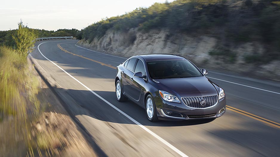 KellyBuickGMC1's tweet photo. The #BuickRegal with available Bose 9-speaker premium sound system to end your work week on a high note. https://t.co/FJ1fFJ5zBI