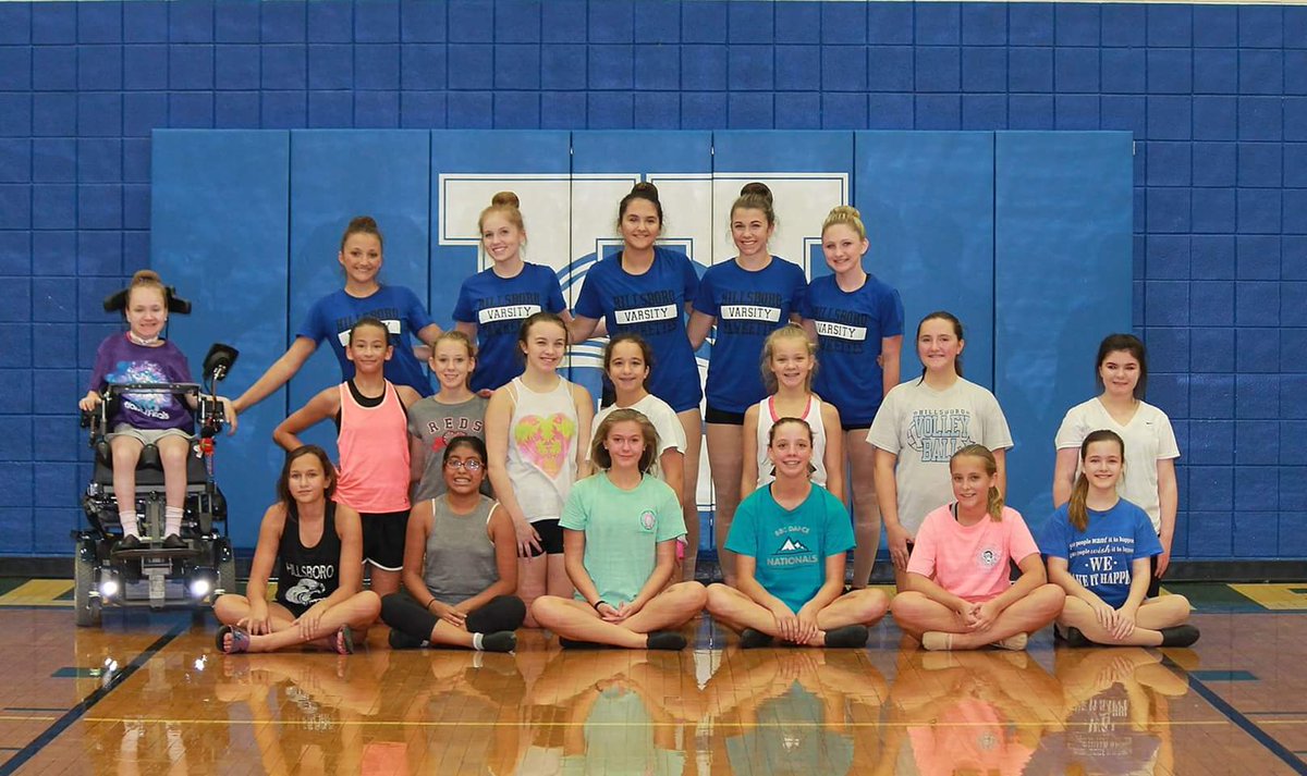 hawkettesdance's tweet photo. Thank you Jr. Hawkettes for letting us dance with you these past two days💙 #weareTheHawkettes #JrHawkettes #dancecamp https://t.co/ptjBTWzdXK