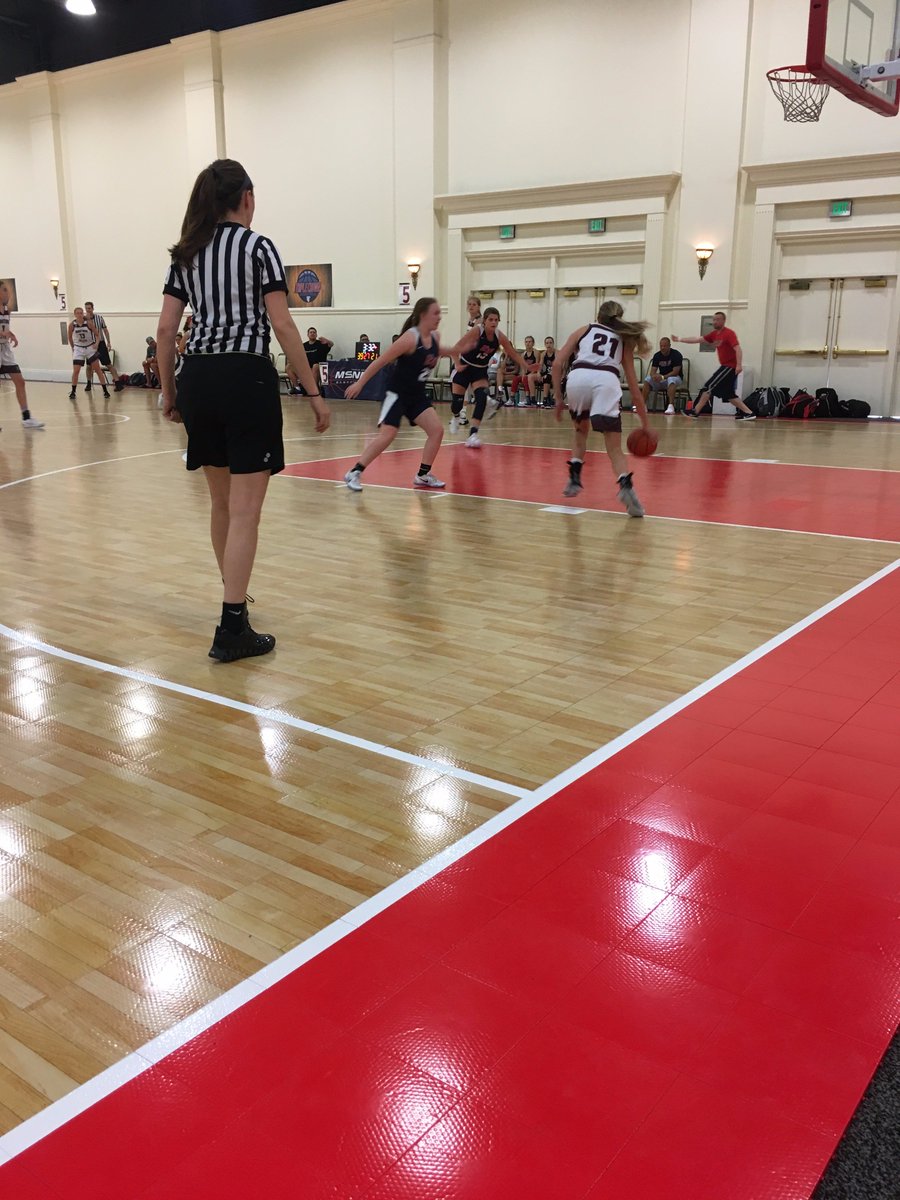 NWSelect's tweet photo. 17U Gold, White & 2020's battling in the 2nd day of the MSNM Western Championships
Go Stars!
#onetwostars #nwstars #triplecrownbasketball https://t.co/pQRHdD9a7g