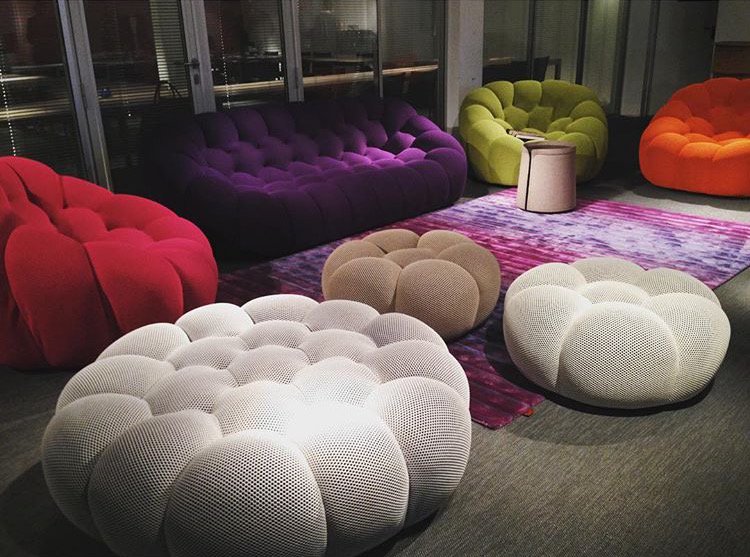 SachaLakic's tweet photo. So many colours and shapes to choose from ! 

#BUBBLEsofa designed by #Sachalakic for @RocheBobois https://t.co/lBwa7ECqac