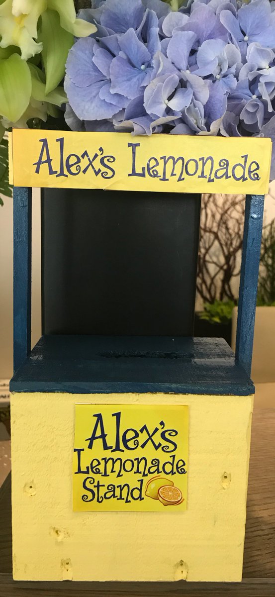 30daltonapts's tweet photo. Stop by the concierge desk to see our mini lemonade stand and donate to an amazing cause! https://t.co/syg5rLWYqv