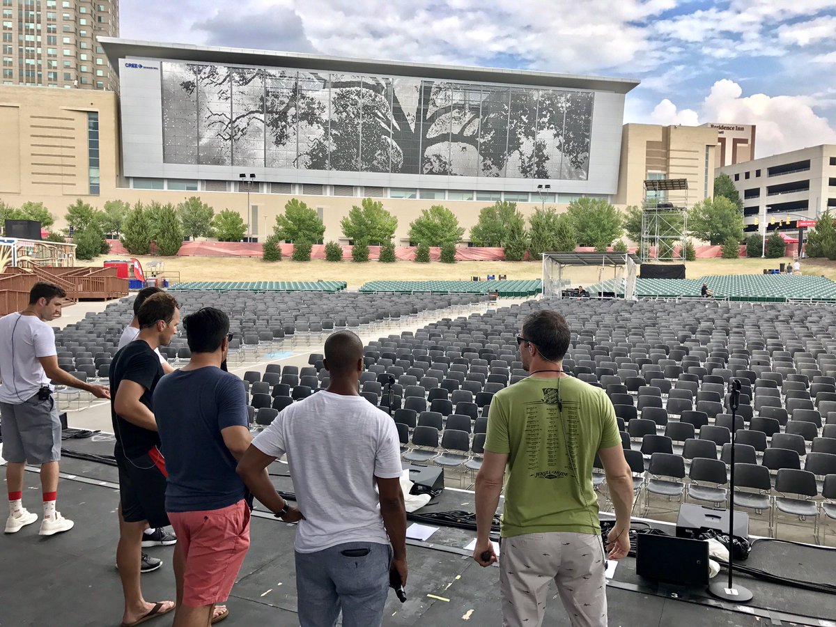LiveNation tweet picture