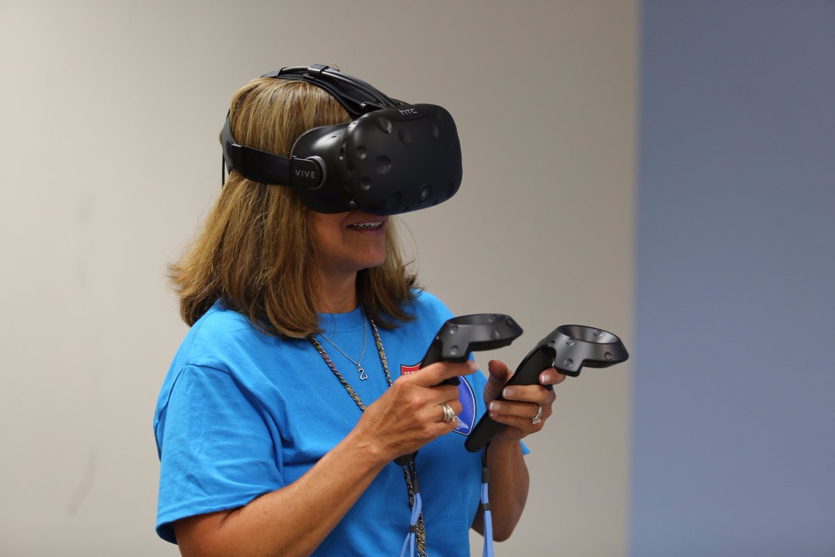 PHMschools's tweet photo. Teachers learned how to use the latest in education technology tools. See what neat things they got to play with, https://t.co/bbxemrK4G3 https://t.co/AgMuyZpoL1