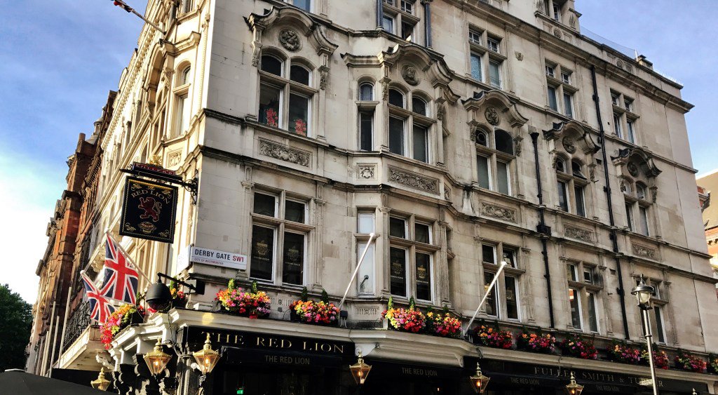 iheartplaces's tweet photo. Shopping and Art:  An Itinerary for Solo Sightseeing in London #travel https://t.co/mBIbGjpq1N https://t.co/PC4mrpWukq