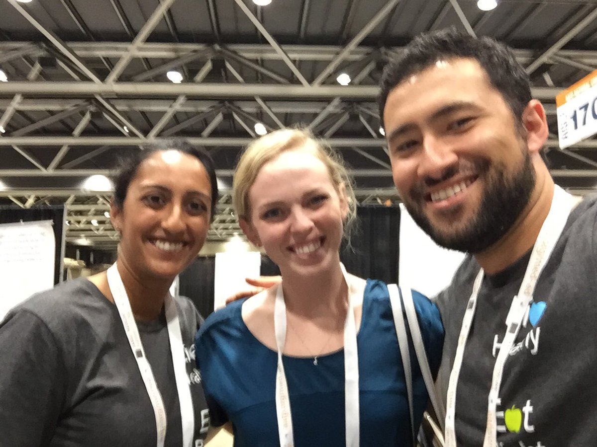 theamirmohamed's tweet photo. Loved meeting Adrienne Richards from @OUSCM. Loved chatting with you about #OB and #reproductivemed and life @KPSDFMR at the #AAFPNC https://t.co/JRrHolqNhl
