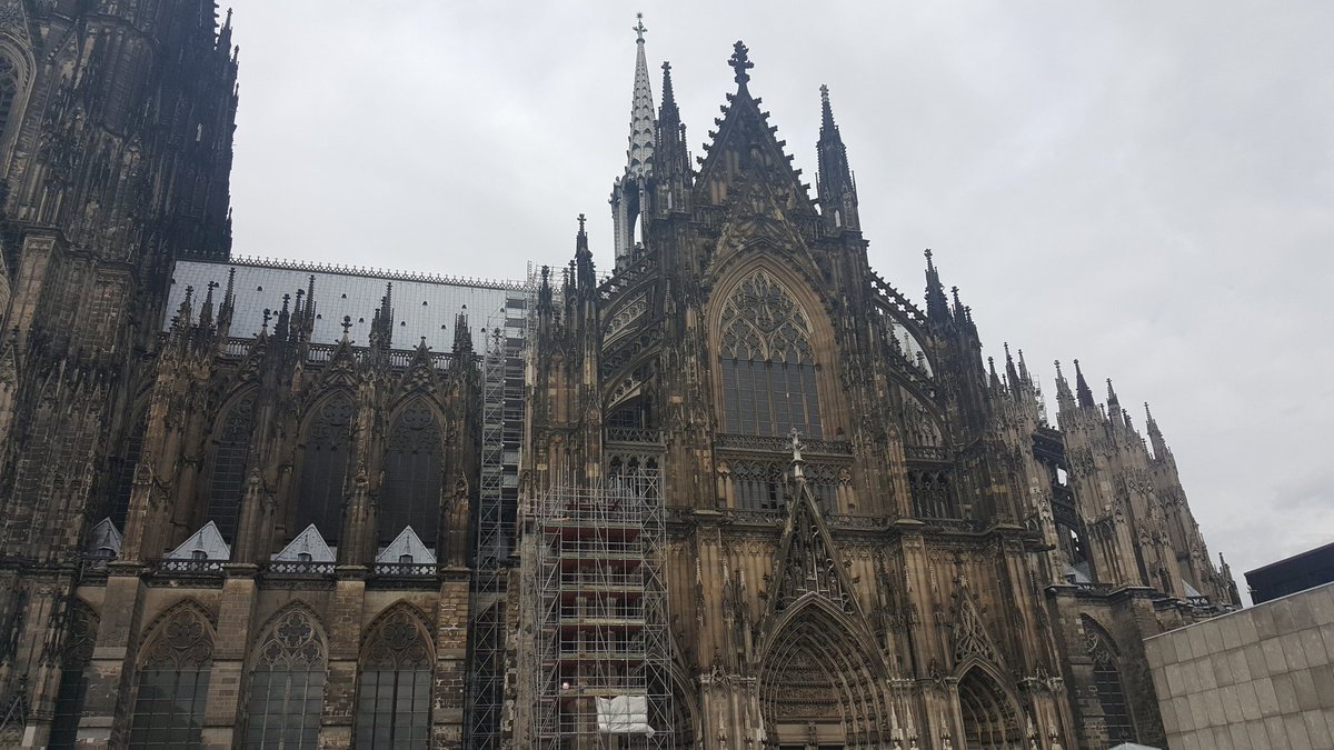 REKENAMUNT6's tweet photo. Catedral de Colonia #Alemania #VCFplanet #OnTourMúscica #Kerkrade #Holanda para y pequeña visita en Colonia siempre and @valenciacf #Amunt https://t.co/tNt2PIRtQJ