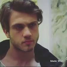 مَأّ بِګيِّتّګ مَنِ فِّرأّغٌ........
ګنِتّ فِّيِّ قِلَبِيِّ ګبِيِّر 💔
#_ بِحٌهِ غٌلَأّ