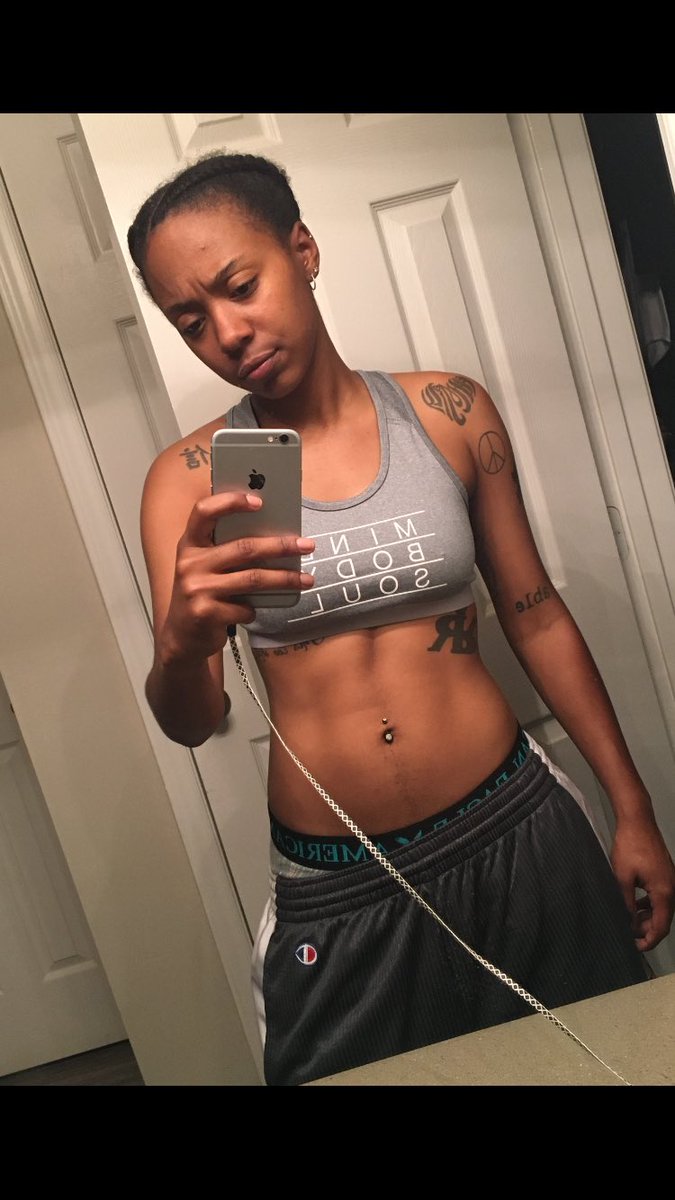 shida__P's tweet photo. #fitdykefriday #doiqualify #justseekingprogress #januarytilnow #wessuhh https://t.co/3tT214rWQU
