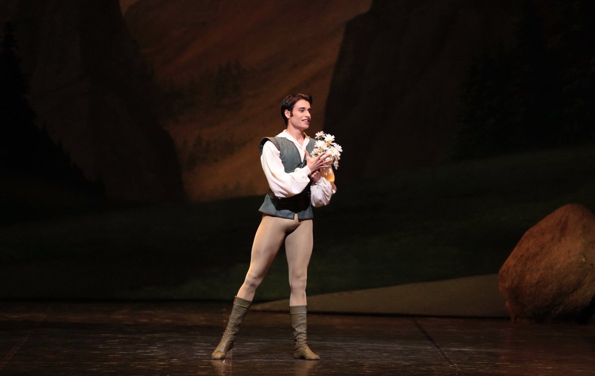 teatroallascala's tweet photo. It's sold out for the Premiere of #Giselle @SegerstromArts in Costa Mesa! Tonight at 7.30pm. On stage till 30 July. https://t.co/BzNungX1dm