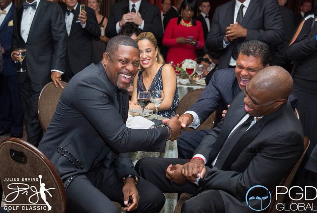 ErvingClassic's tweet photo. Nothing but laughs🤣@christuckerreal @SHAQ @ReggieTheus @iamKENNYLEON #JEGC #ErvingBall #ErvingStyle https://t.co/qZ3b9TSYhZ