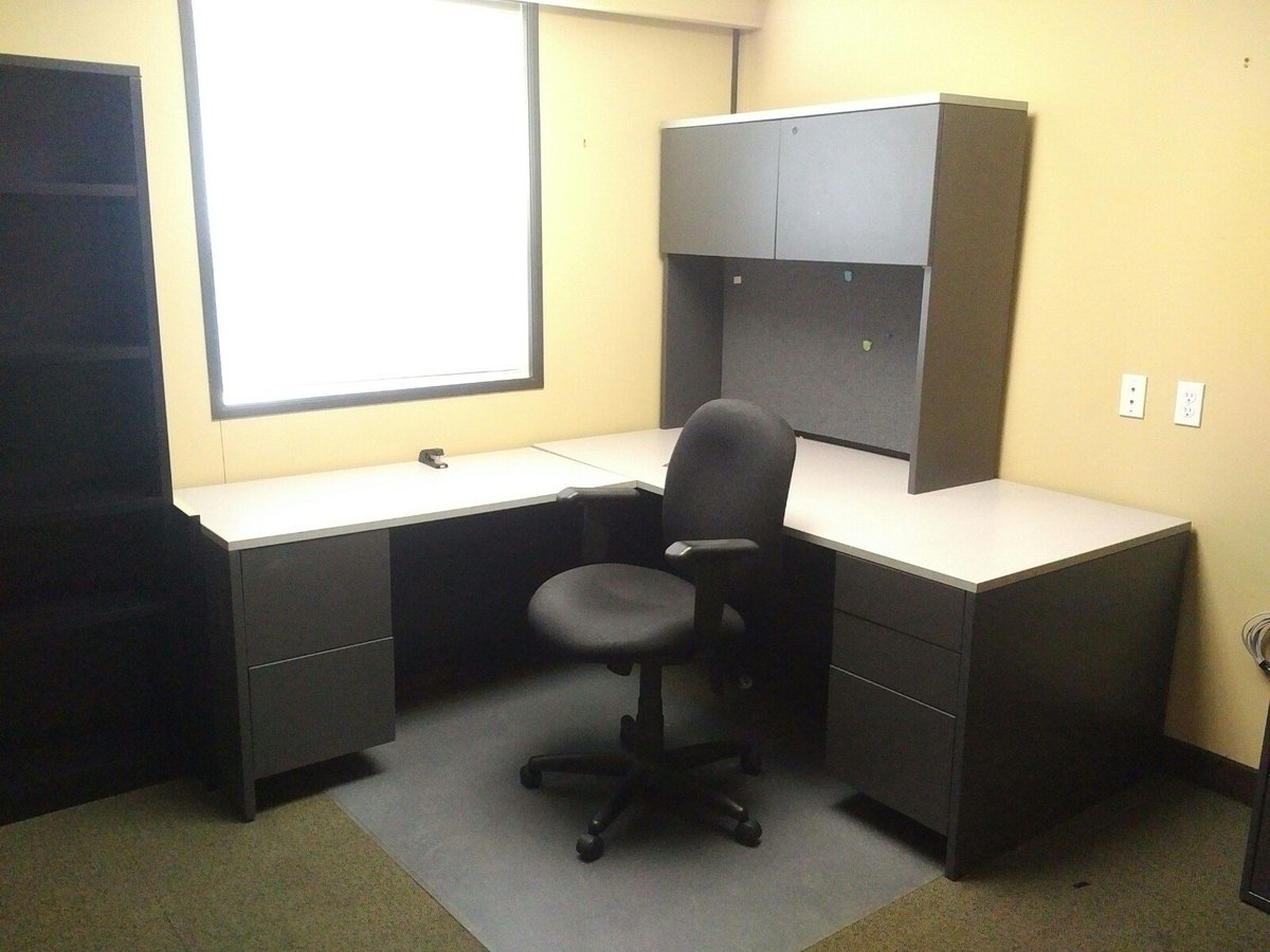 district_53's tweet photo. We are selling some of the office furniture. $100 desk; $20 for book shelves and filing cabinets @district_53 kelly@district53.ca https://t.co/une4cFZ0ap