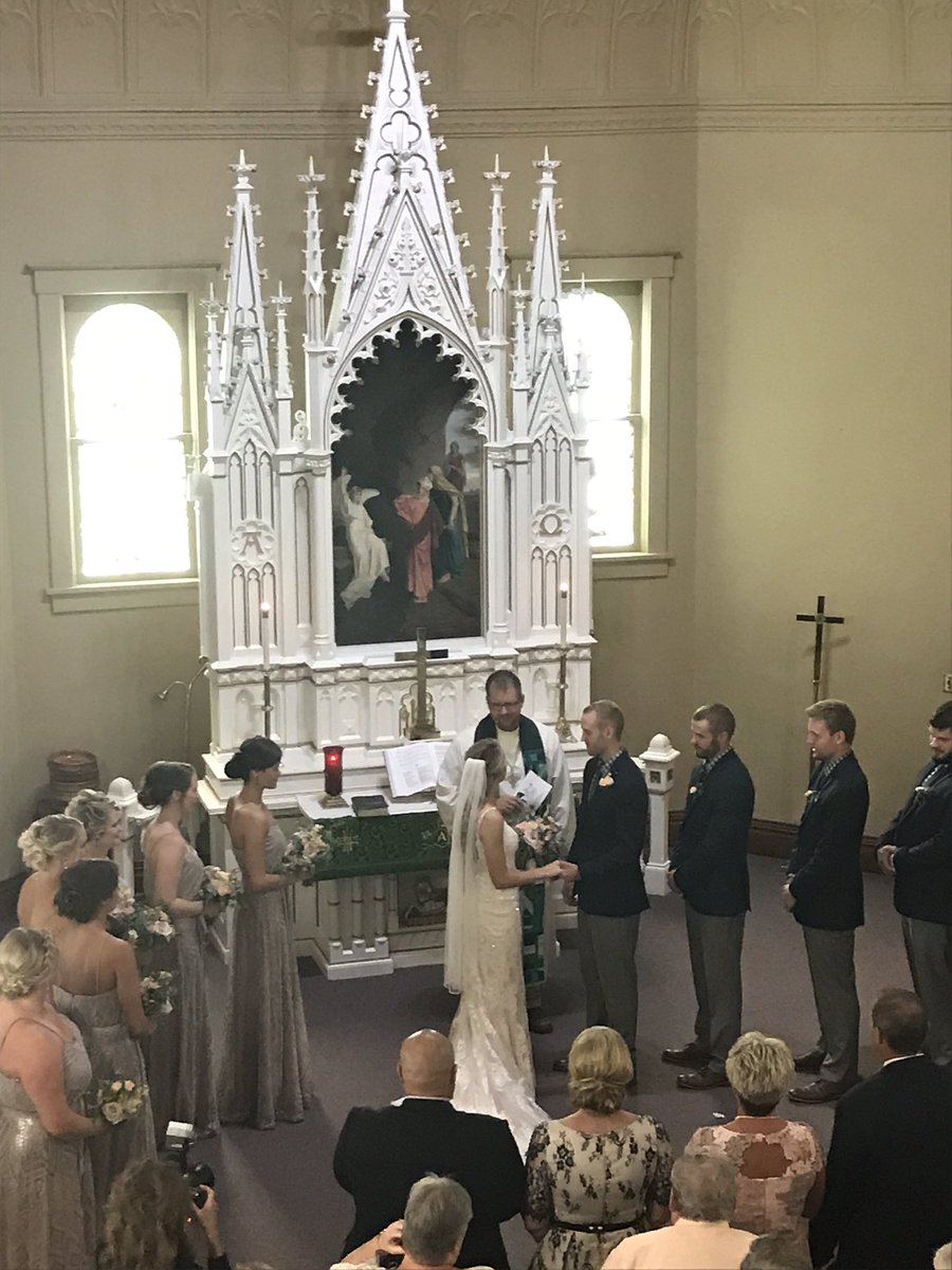 BerghBasketball's tweet photo. What a great day for Mr. Bergh Basketball himself! Congrats Taylor and Trae! https://t.co/RJTkFzVNOg