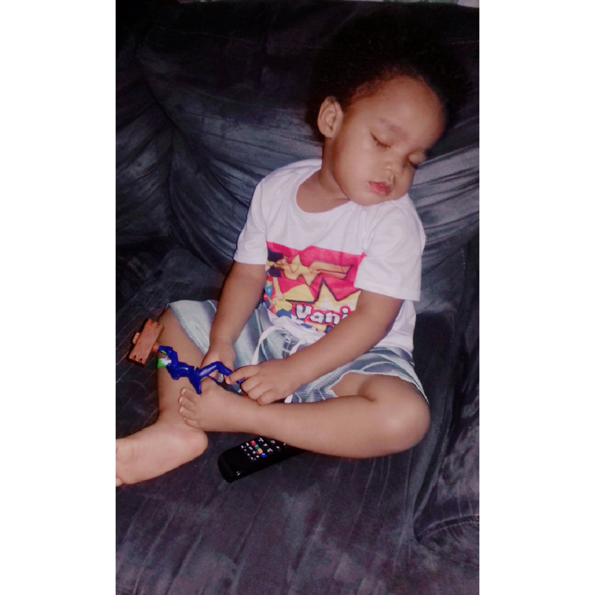 ElaMymorelly's tweet photo. A fera dormiu ..aleluia Glória Deus!🙏 #PrimaAma #Kalebe❤ https://t.co/fB8iwpQgQh