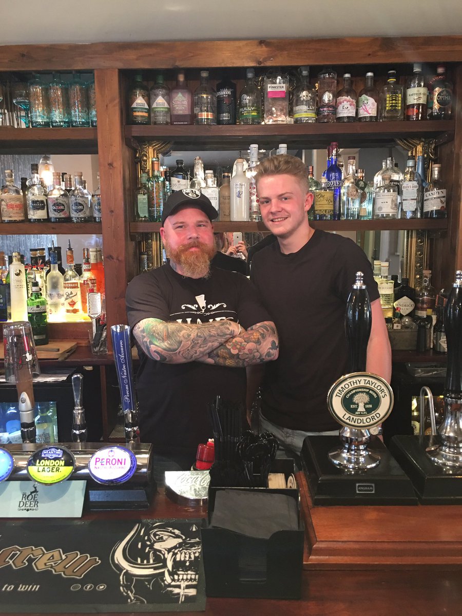 RobertLeechEA's tweet photo. Lovely Jensen & Jos @roedeerreigate donated a ยฃ50 voucher to the #RLSummerQuest Prize hamper! #reigate #fun @ReigateMums @EarlswoodStJohn https://t.co/uPx2gJGqKg