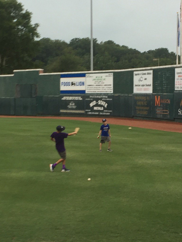 CatawbaBaseball's tweet photo. Caleb "Big Puma" Stewart getting in some swings at Newman Park today!!!
#keepdribblinghendo!! https://t.co/M8BJkeeUfc