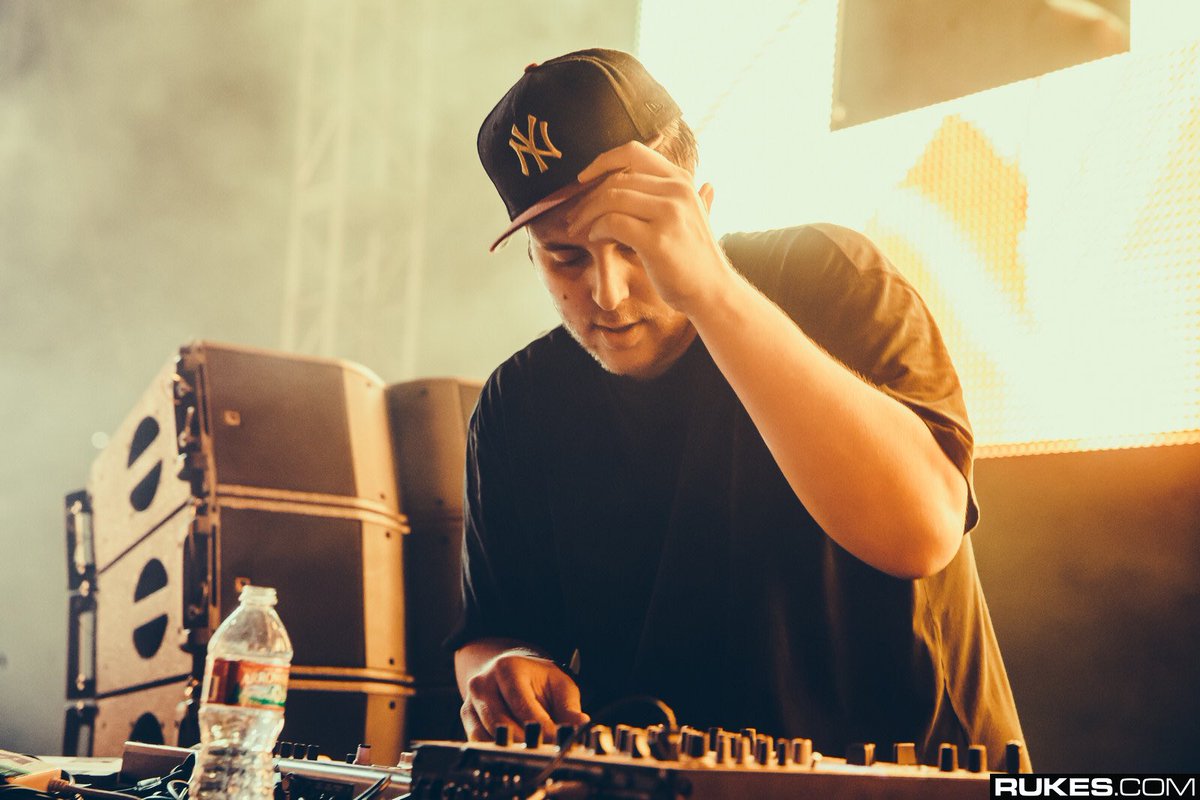 PrettyLights's tweet photo. Psssst..... just released some rarities from sets over the last few months. Enjoy ☺️https://t.co/v9sQxTUXX1 https://t.co/KUgt3NOllV
