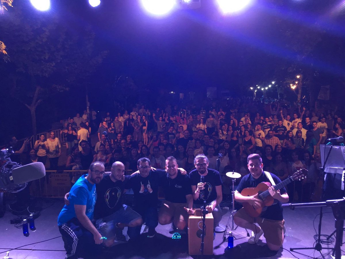 ¡Esto ya ha empezado con <a href="/Los_Trastes/">Los Trastes</a>! #Festivadillo