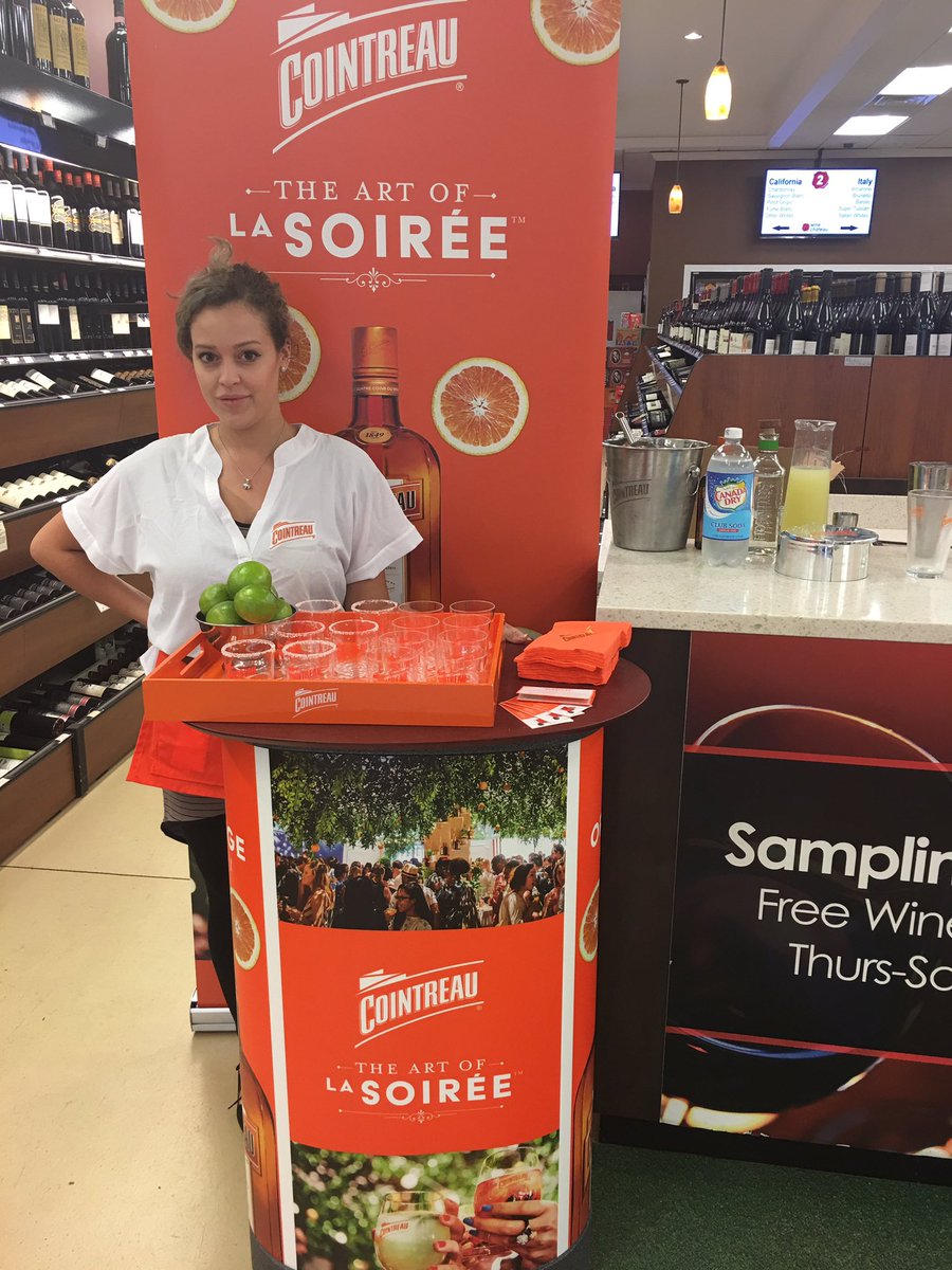 winechateau's tweet photo. Right now @winechateau @Cointreau & @CatenaMalbec Samplings w/ Tapas! #wine #cointreau #malbec #metchen https://t.co/qSZyWdeScz