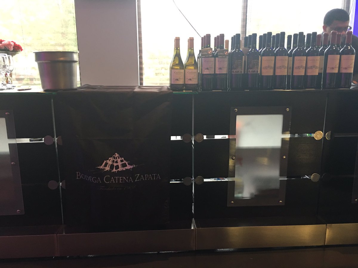 winechateau's tweet photo. Right now @winechateau @Cointreau & @CatenaMalbec Samplings w/ Tapas! #wine #cointreau #malbec #metchen https://t.co/qSZyWdeScz
