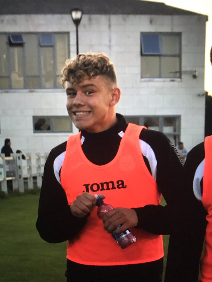 CobhRamblersFC's tweet photo. 7 goals in 4 games for Beineon O'Brien Whitmarsh! The 17 year old is becoming a star #CRFC https://t.co/KCHOCNBwur