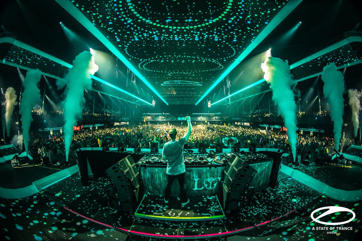 Armada's tweet photo. The first time @asot at @tomorrowland and it is amazing! Thanks for the ❤️🙏 #ASOTTML https://t.co/tEfcHml1mQ https://t.co/XnG2GK9rJL