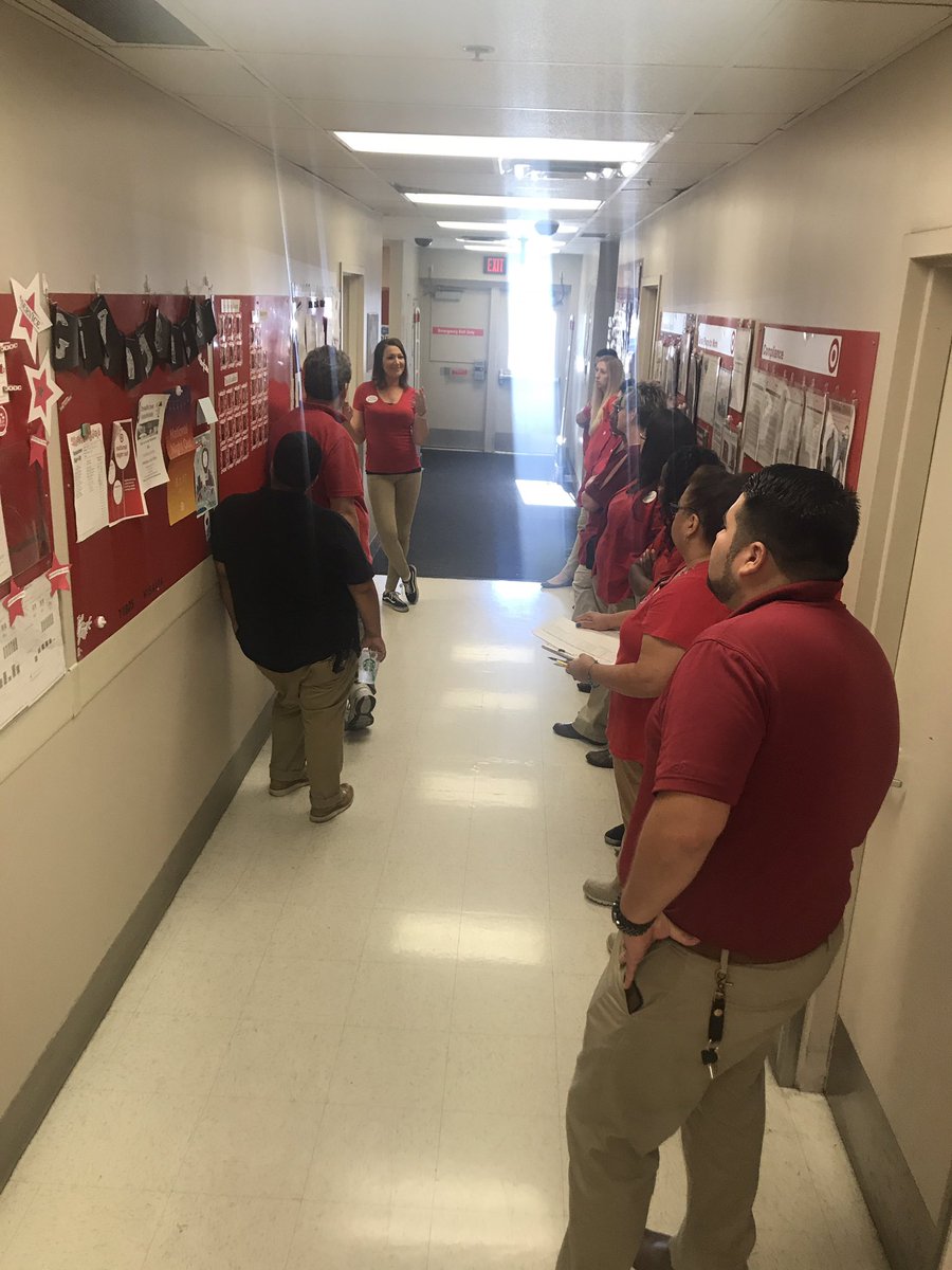 Brianna_0323's tweet photo. New Brand Training! Team Lead Education delivered by our VML @JFragus #T1805 #D250 #G295 #style #target @tracyacurry1 https://t.co/ftV6dPUuw4
