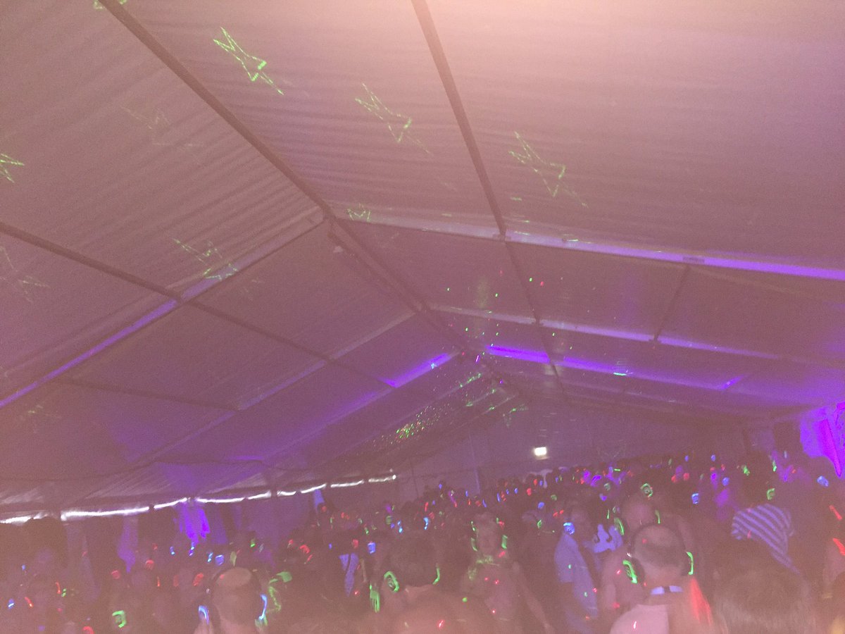 natfound's tweet photo. #silentdisco time #dancinginthebuff #dancingwithfriends #livemusic #partyinthestark #Naturist #naturism https://t.co/TGsdGlLW0Z