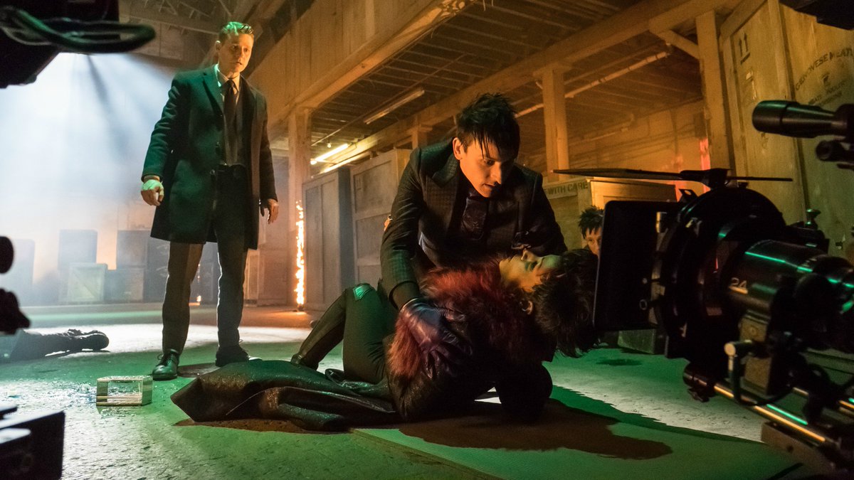 Gotham's tweet photo. #Gotham returns on a NEW NIGHT, Thursday, September 21 at 8/7c. RETWEET if you can't wait! https://t.co/5yYKWaoOim