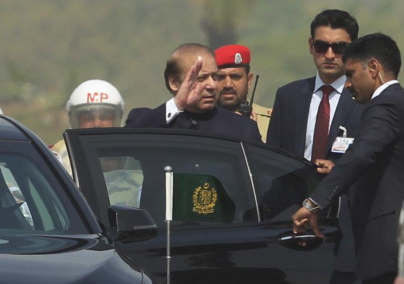waqassadiqWDG's tweet photo. Prime Minister of Pakistan Nawaz Sharif is the second world leader to step down as a result of the Panama Papers https://t.co/f1ONykwAs1