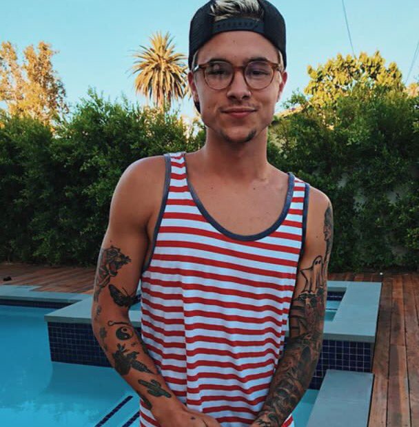 favepersxons's tweet photo. Kian Lawley || Youtuber 
#kianlawley @KianLawley https://t.co/L9ypJS5Njc