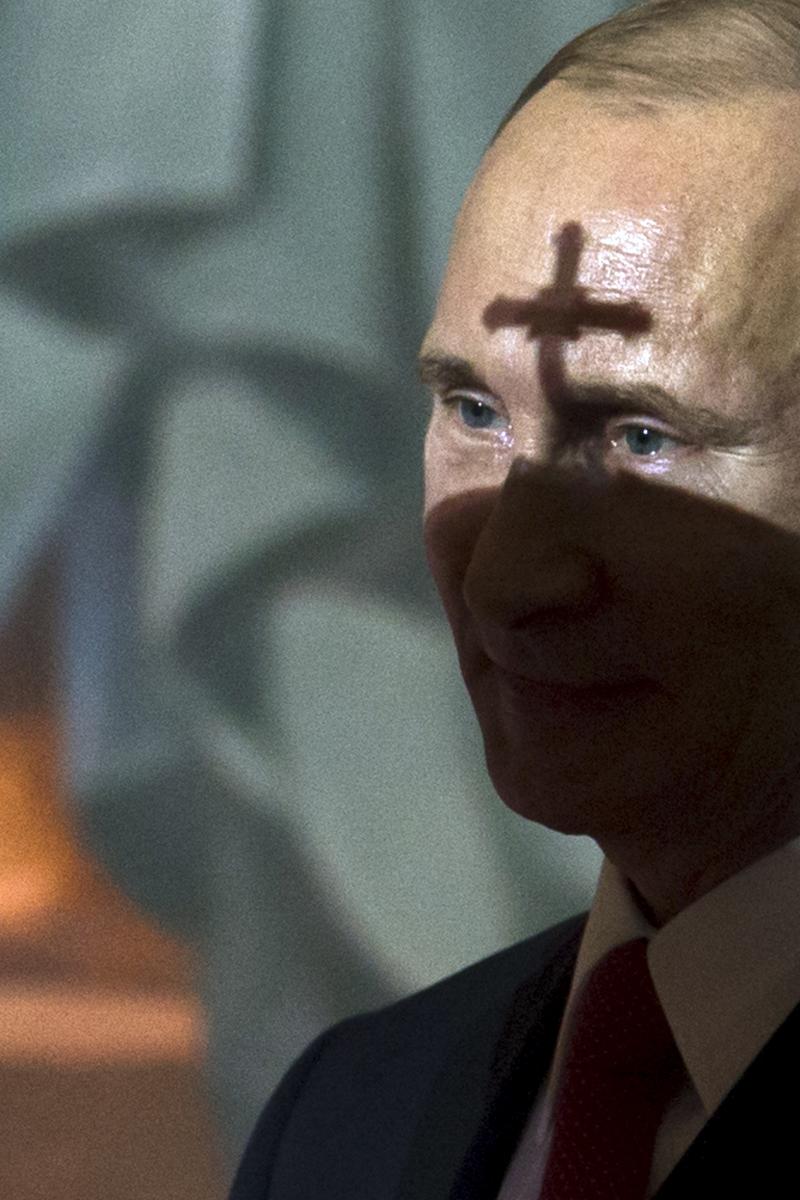 antipropaganda's tweet photo. L'#Eglise orthodoxe russe et #Poutine se soutiennent mutuellement. Même nationalisme et ultra conservatisme. https://t.co/Wrbrkucm69 https://t.co/67PGVjdnIk