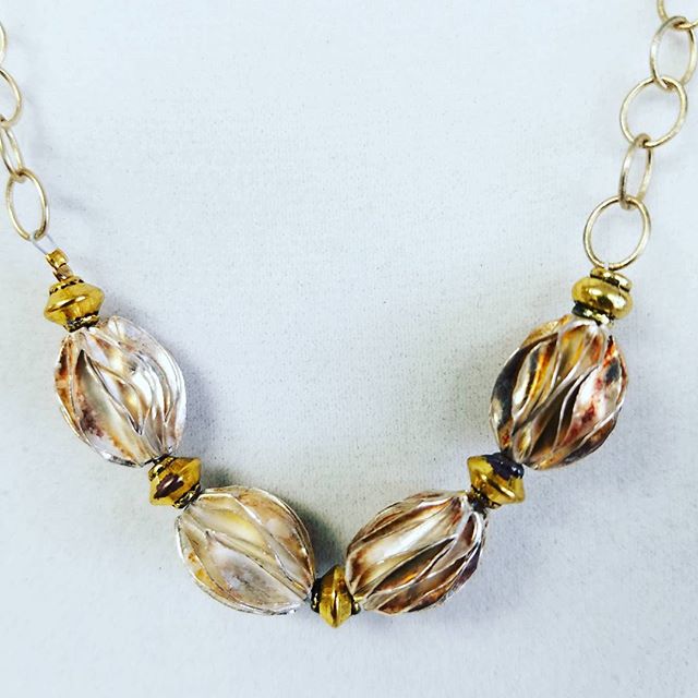 DedhamGuild's tweet photo. Necklace by Barbara trainer #local #handmade #dedhamguild #art #beads #jewelry https://t.co/a2ZUX5zzeW https://t.co/GLmJ7QDgXd