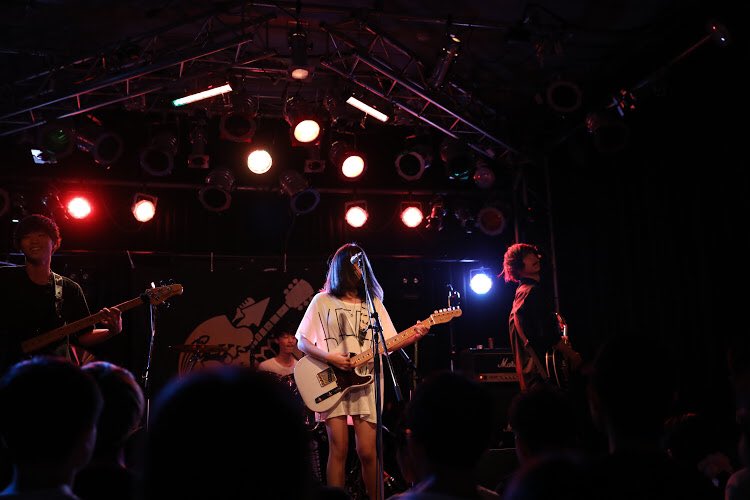 ComingSoon_cyms's tweet photo. 7/28 YUMENOKYOEN vol.8
Thunder Snake ATSUGI
最高に楽しかったです。
私たちはまだまだ前に進みます。
次のライブは8/3 吉祥寺Seataにて！
厚木遠いよーって思ってる人はこの機会に！！是非！
photo by Kenju. https://t.co/fkadMwMcUj
