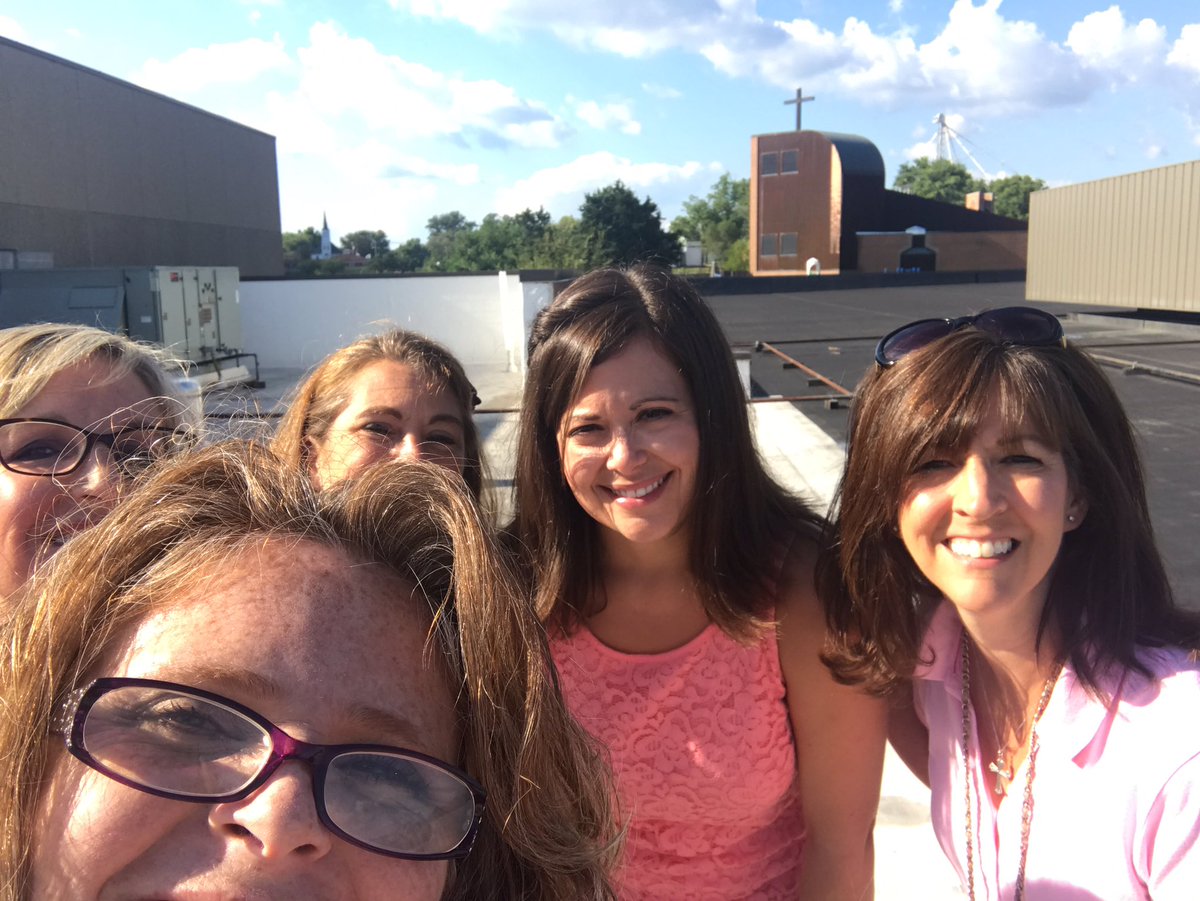 kelli_prade's tweet photo. @StPatSch #StPatProud #wanderwomen in a placeno one will think of. The roof. https://t.co/iAd7OdIZ1S